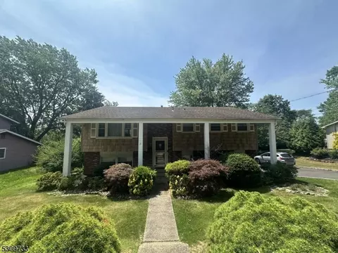 31 Valley Rd, Jackson, NJ 08527