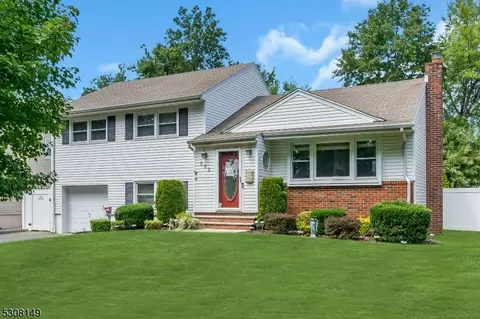 532 Fairway Dr, Union, NJ 07083