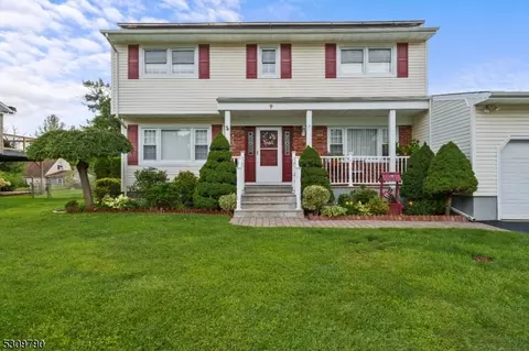 9 Ledgewood Rd, Mount Olive, NJ 07836