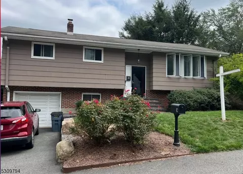 10 Shawger Rd, Denville, NJ 07834