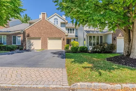 22 Jesse Ct, Montville, NJ 07045