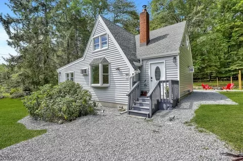 977 Mount Benevolence Rd, Newton, NJ 07860