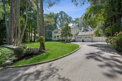 29 Long Hill Ln, Chatham Twp, NJ 07928