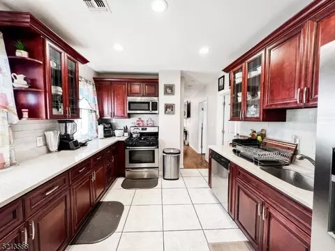 199 Illinois Ave, Paterson, NJ 07503