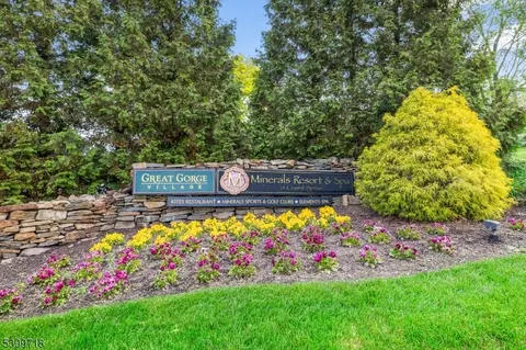 1 Attitash Dr UNIT 8, Vernon, NJ 07462