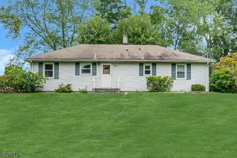 20 Ridge Dr, East Hanover, NJ 07936