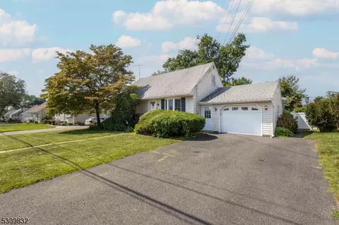 19 Giannone Rd, Wayne, NJ 07470