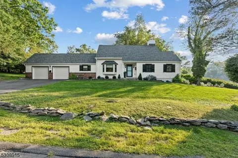 28 Island Trl, Sparta, NJ 07871