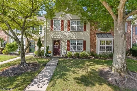 157 Lindsey Ct, Franklin Park, NJ 08823