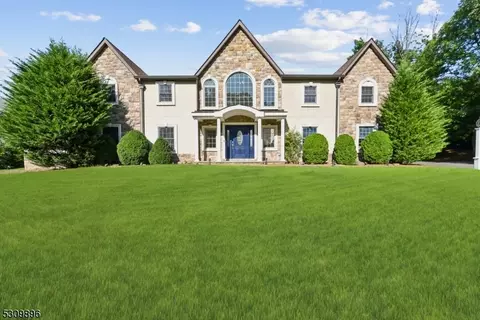 158 Mohawk Rd, Millburn Twp, NJ 07078