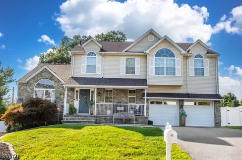 19 Elinora Dr, Wanaque, NJ 07465