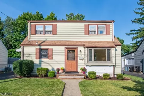 32 Long Hill Dr, Clifton, NJ 07013
