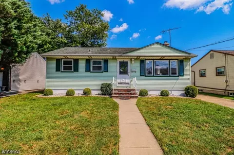 36 Dorothy St, Woodbridge Twp, NJ 07095