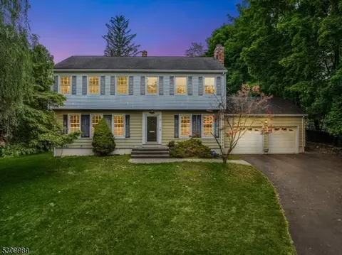 58 Crescent Ave, Waldwick, NJ 07463