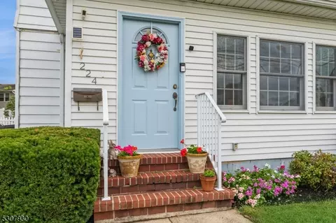 224 Fairview Ave, Middlesex, NJ 08846 photo 4