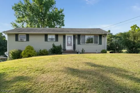 12 Kinney Rd, Milford, NJ 08848