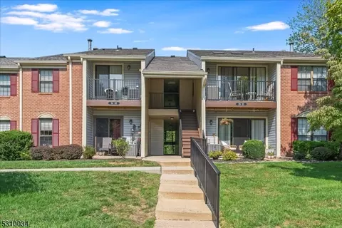 29 Baldwin Ct, Basking Ridge, NJ 07920