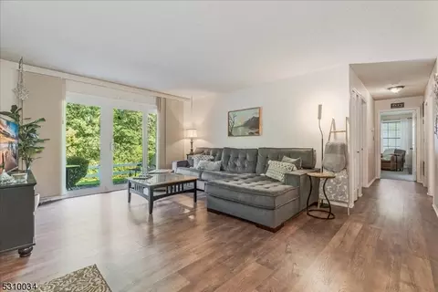 29 Baldwin Ct, Basking Ridge, NJ 07920 photo 3