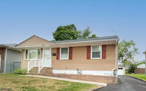 2828 N Stiles St, Linden, NJ 07036
