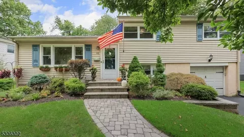 92 N Glenwood Rd, Fanwood, NJ 07023