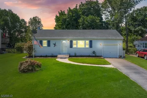 120 Crestwood Ave, Somerville, NJ 08876