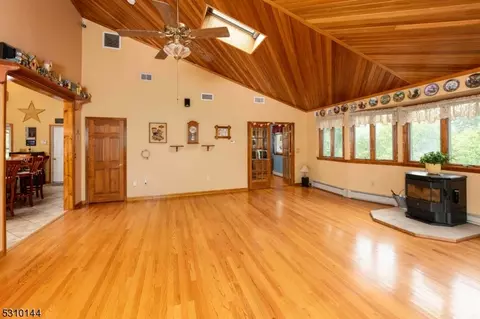 8 Phillips Rd, West Milford Twp, NJ 07421 photo 17