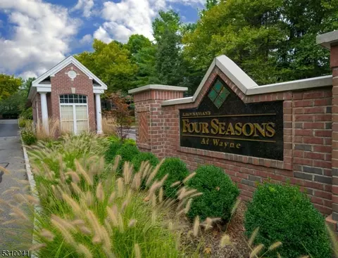104 Four Seasons Dr #104, Wayne, NJ 07470