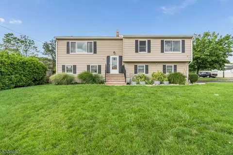 221 Fucillo St, Manville, NJ 08835