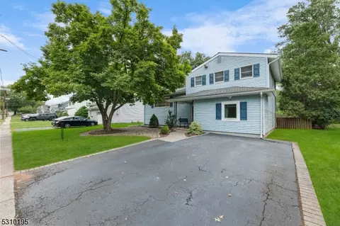 6 Walnut St, Somerville, NJ 08876