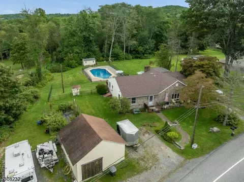 266 Brass Castle Rd, Oxford, NJ 07863