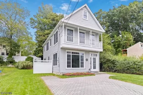 211 W End Ave, Hopatcong, NJ 07843