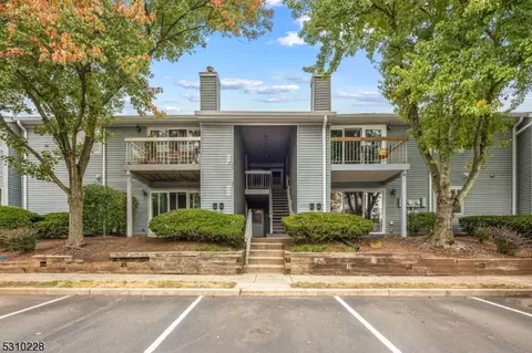 116 Henley Dr, Somerset, NJ 08873