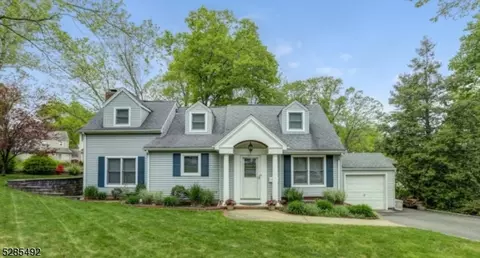 45 Elmwood Dr, Livingston, NJ 07039