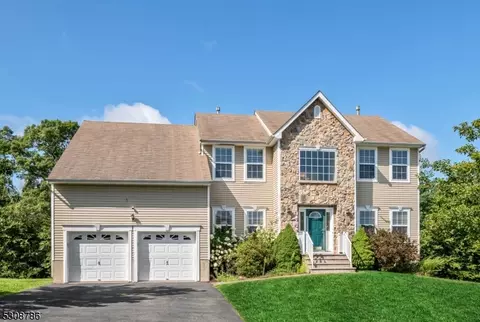 184 Fox Hill Ct, Jefferson, NJ 07849