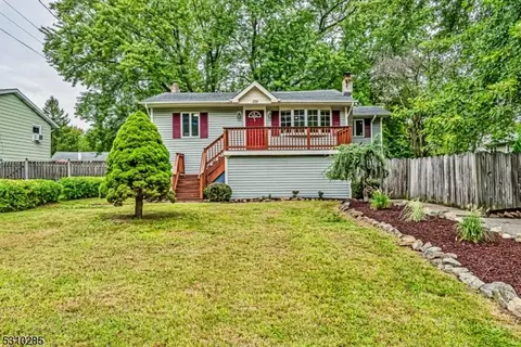 139 Durban Ave, Hopatcong, NJ 07843