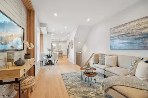 25 Blaine St #B, Millburn, NJ 07041