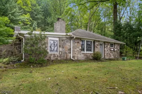 104 Free Union Rd, Belvidere, NJ 07823