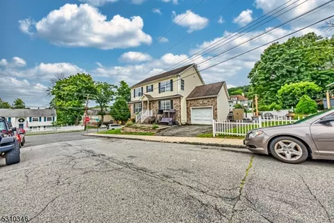 8 Spruce St, Dover, NJ 07801 photo 2