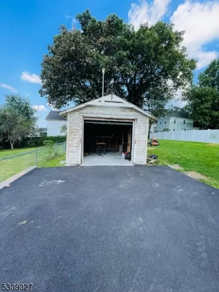 27 E Chrystal St, Dover, NJ 07801 photo 15