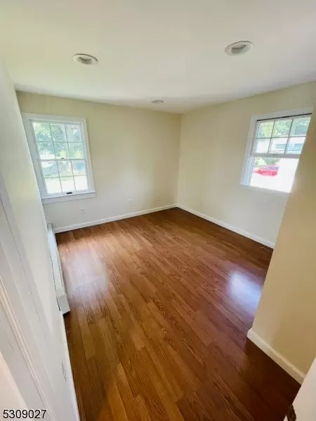 27 E Chrystal St, Dover, NJ 07801 photo 8