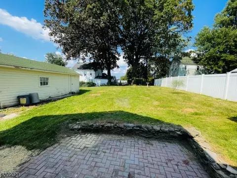 27 E Chrystal St, Dover, NJ 07801 photo 14