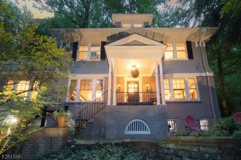 31 Fairview Ter, Maplewood, NJ 07040