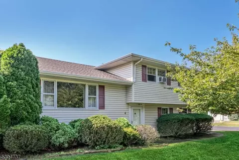 4 Leigh Ter, Glen Rock, NJ 07452