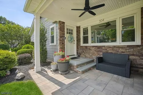 304 Northview Ter, Springfield, NJ 07081 photo 2