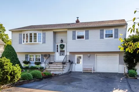 28 Storms Pl, Haskell, NJ 07420
