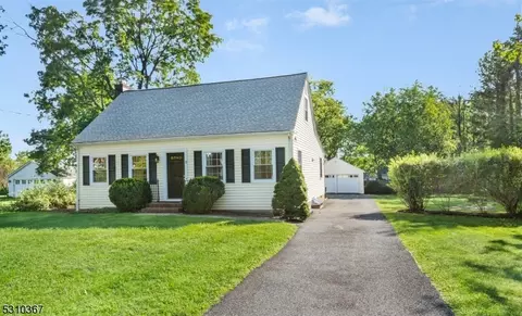 5 West Ave, Peapack And Gladstone, NJ 07934