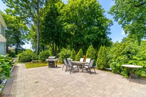 18 Gould Ter, Clifton, NJ 07013