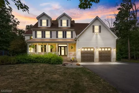40 Jonathan Holmes Rd, Upper Freehold, NJ 08514