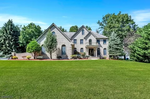 11 Ragany Ln, Princeton, NJ 08540