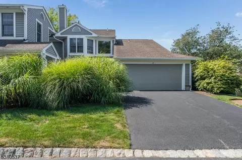 122 Westview Ln, Bedminster, NJ 07921
